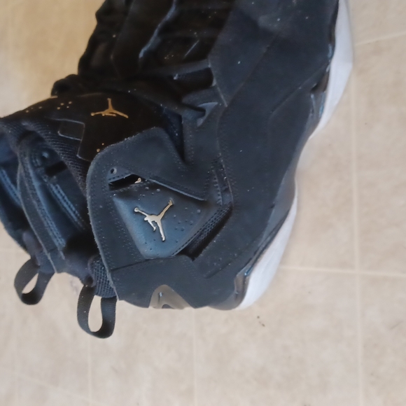 Jordan Tru flights - Picture 5 of 9